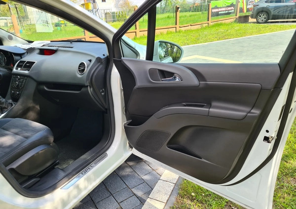 Opel Meriva cena 19900 przebieg: 197654, rok produkcji 2011 z Poręba małe 154